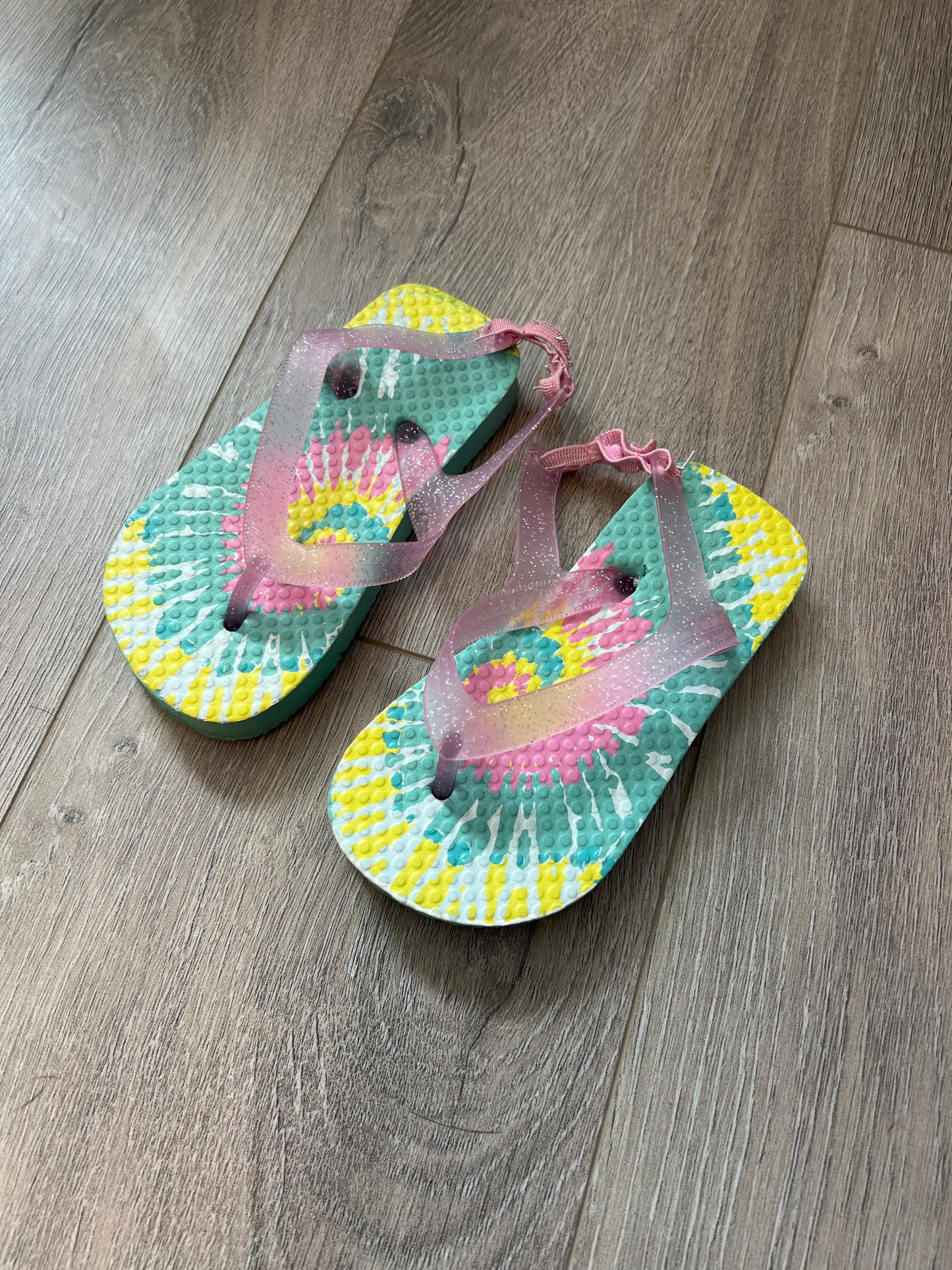 Sandals size 5