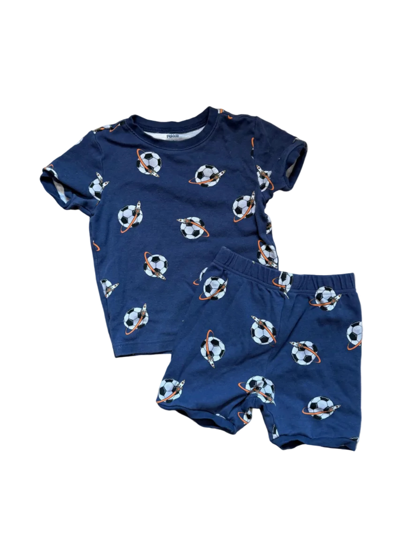 Pekkle soccer outfit size 6