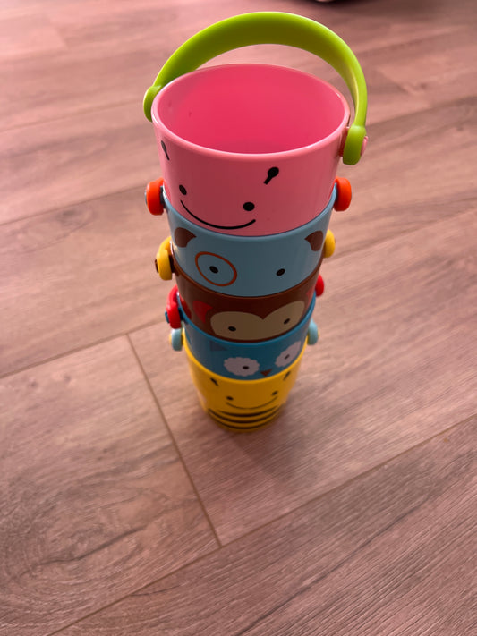 Stacking cups